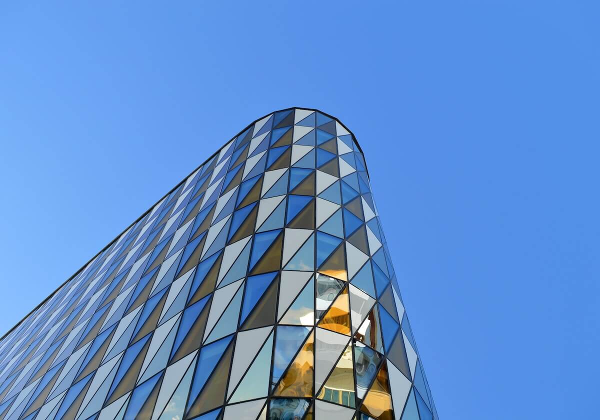 今日转会焦点汇总：曼联VS皇马！8000万欧元争抢纽卡核心吉马良斯，交易能否成真？